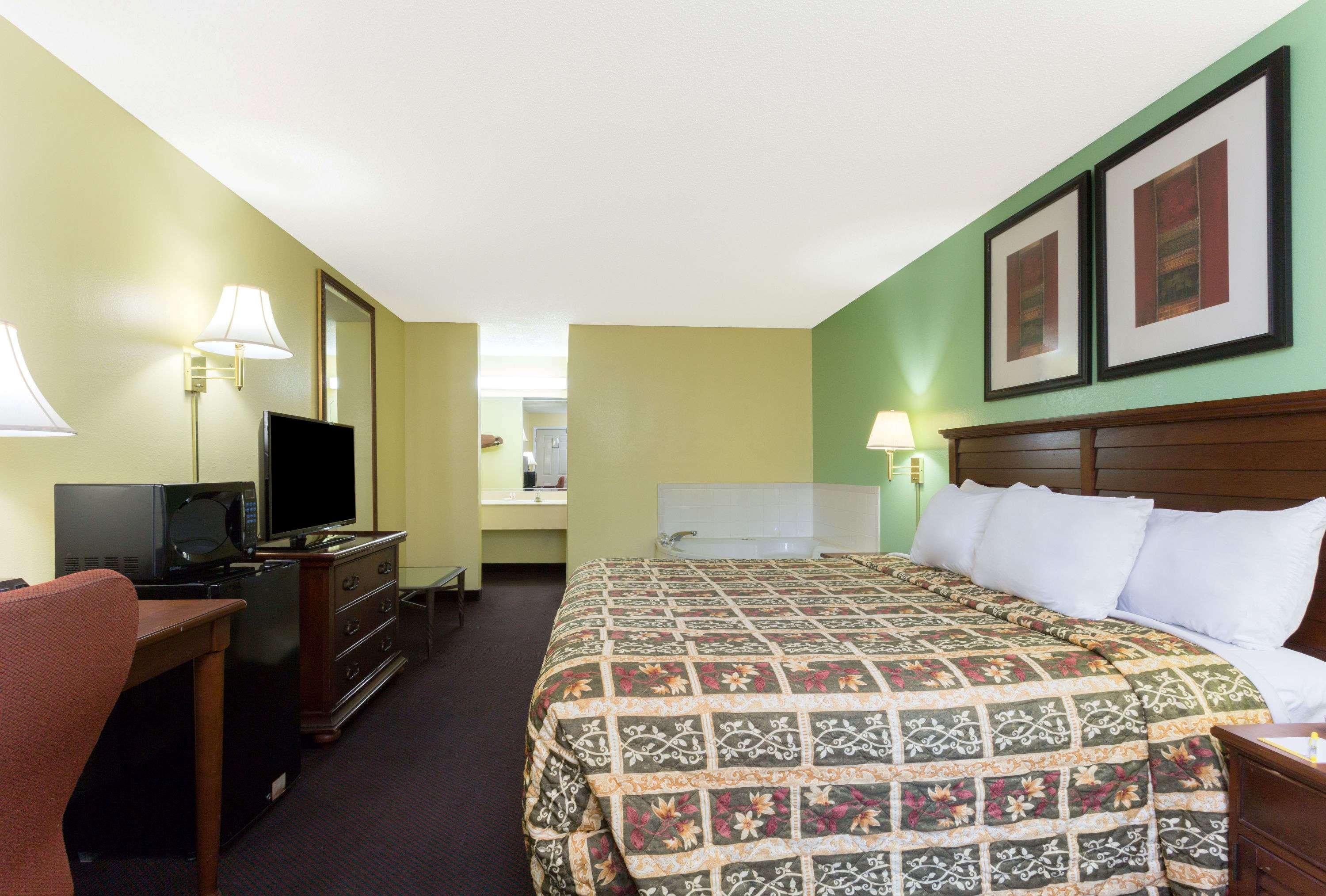 Days Inn Lamont/Monticello Extérieur photo